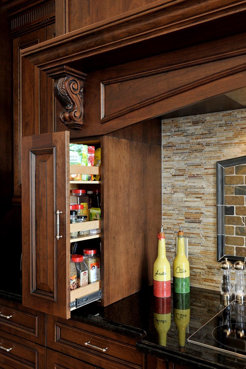 Pull out Spice rack