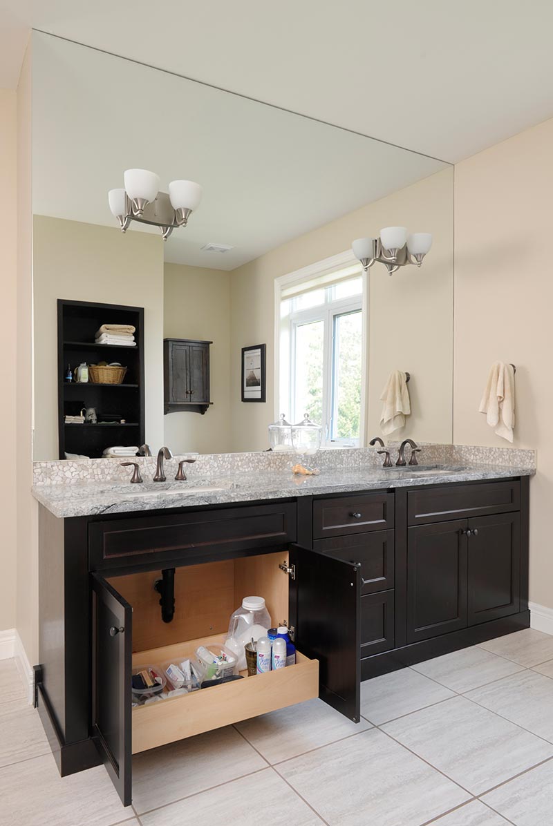 Pull out shelf